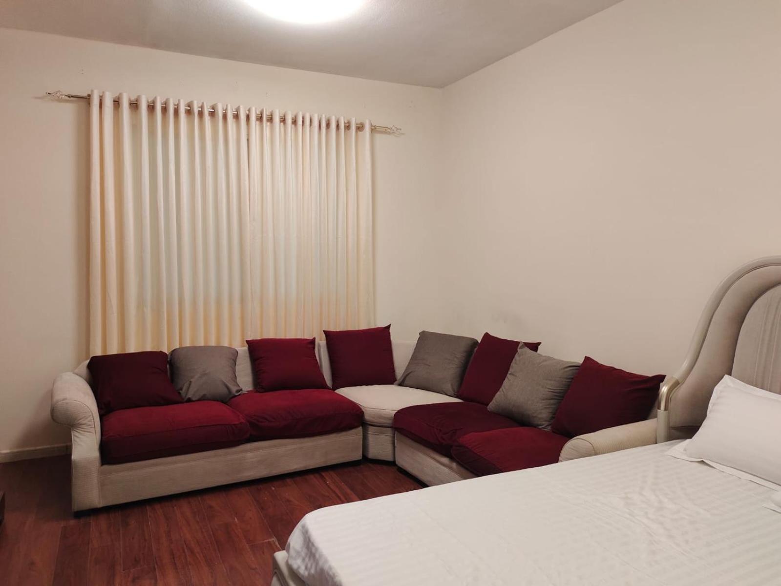 Arnim Suite - 3 Bedrooms Apartment Sharjah Exterior foto